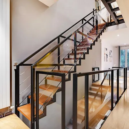 Fabulous House - A Gem In Chic Western Holiday home *