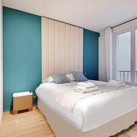 Fabulous House - A Gem In Chic Western Parigi